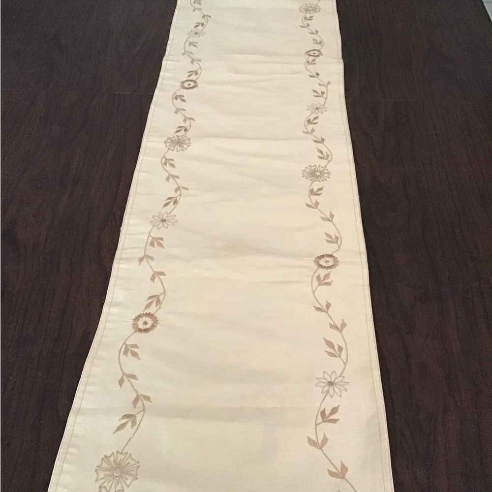 silk reversible rectangle table runner with tassels
70 1/2 x 13